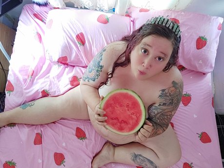 SteampunkKittie nude model gallery