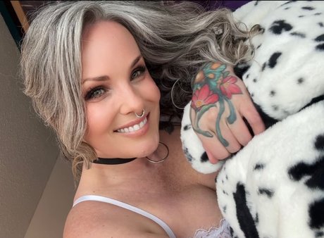 Taylor Joy hot actress photo