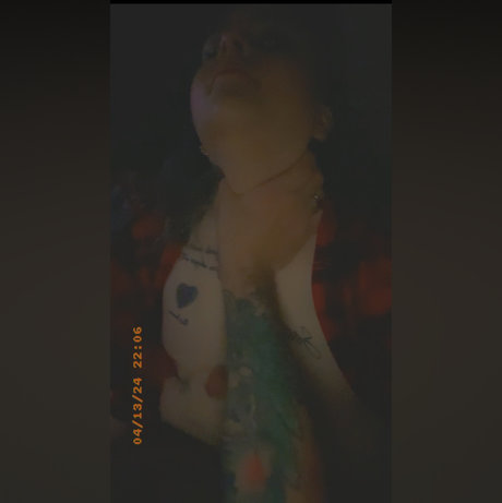 Nikki With The Wet Wet pornstar adult photos