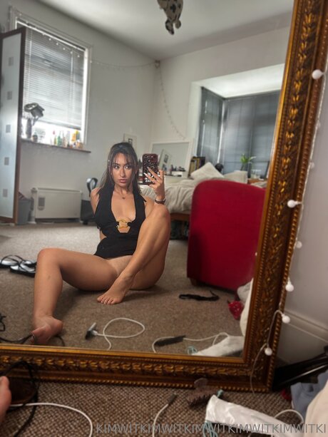 Kim VIDEO CALLS top model photo