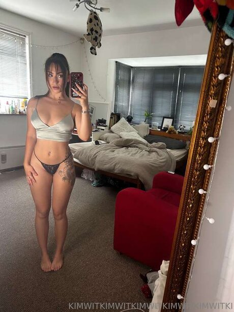 Kim VIDEO CALLS free actress picture