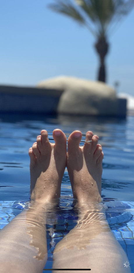 Jennitoes69 actress pic