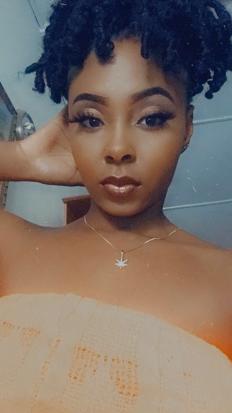 Trina petite Doll free star pictures