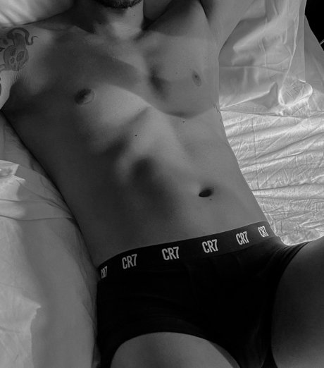 TrueRikrdo erotic model galleries