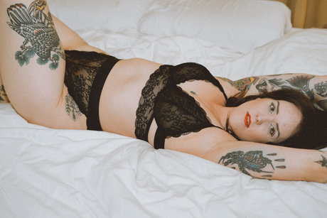 Hilary Jane erotic pornstar img