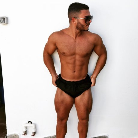 AxelByron naked model pictures