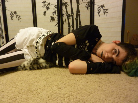 Gothy Kitten pretty model pic