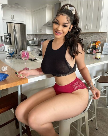 Perla Brito porn model pics