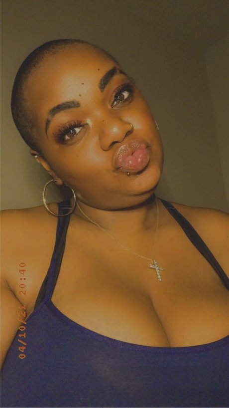 Queen Chay nude star archive