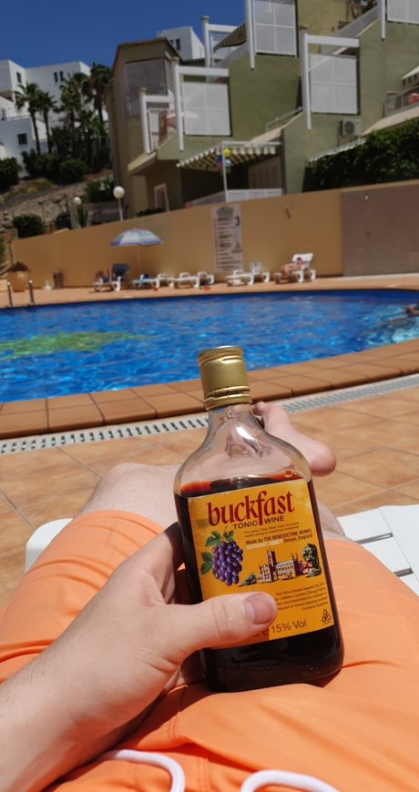 Harvey Jones hot star pic