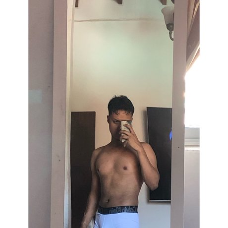 Juli n Arias adult model images