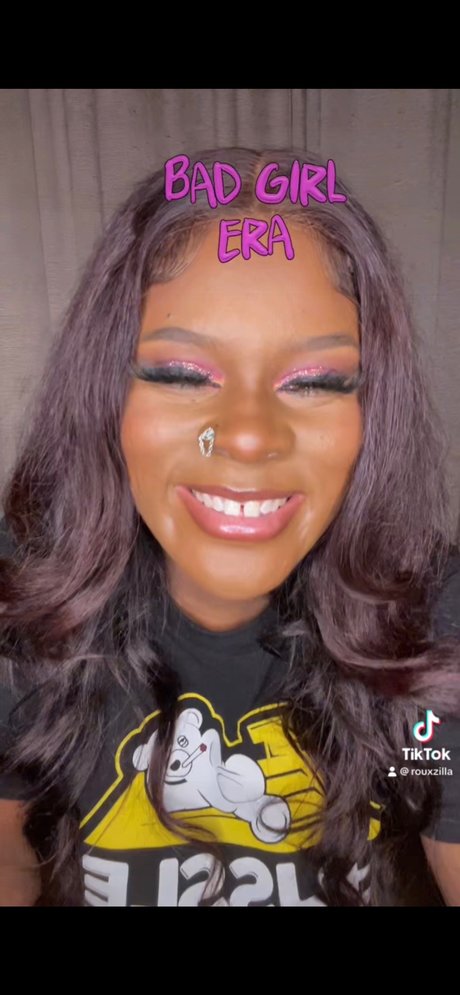 Lady Ru model erotic pics