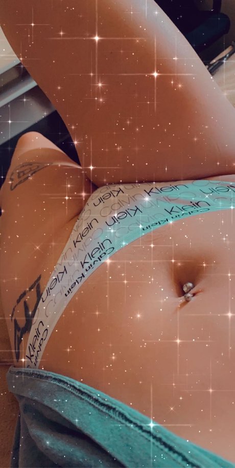 Snowbunny Ran naked star image