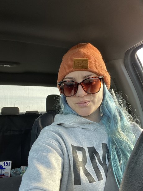 Horny Hippy perfect model gallery