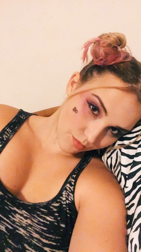 FreakyKitten model porn photos