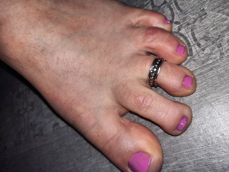 Lora Feet_ xxx model picture