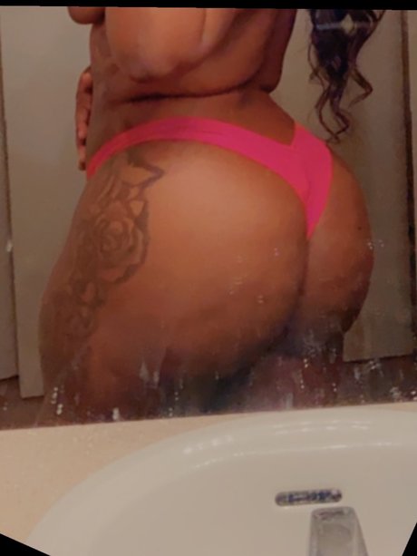 Paris Lee model pretty photos