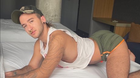 Pig Ari erotic star galleries