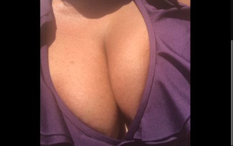 Wittney Phoenix model hd photo