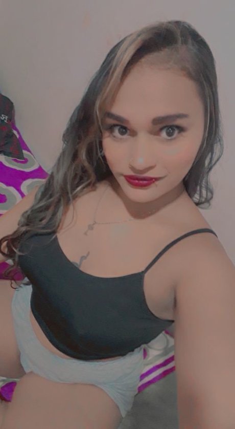 Kimy nude model picture