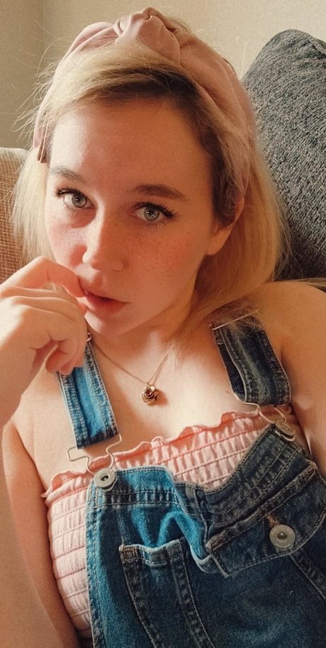 PersephonesPeach model exclusive pictures