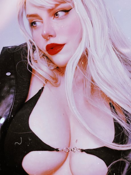 Sarah Wong nice model image