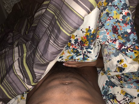 iShoot Raw exclusive model picture