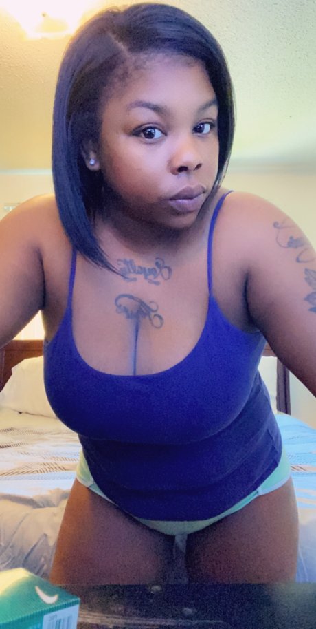 Camryn J porn model pics