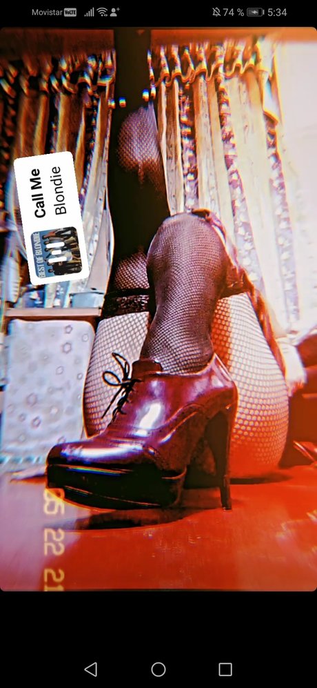 xXMelloCoreXx hot model images