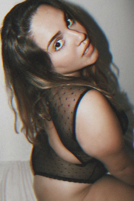 Stefania Goncalves best actress photos