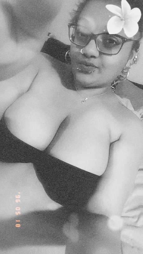 GT QUEENN high quality pornstar images