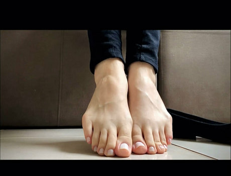 lizzie feet erotic pornstar pictures