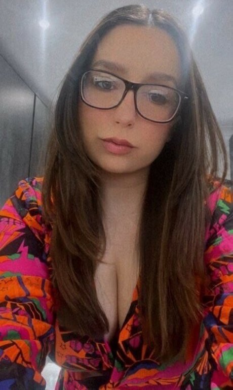 Kirsty Wells free model images