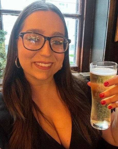 Kirsty Wells naked actress pic