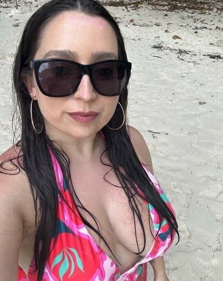 Kirsty Wells naked model photo