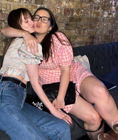 Kirsty Wells free actress photo