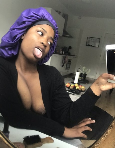 hairy legs onlyfans naked image