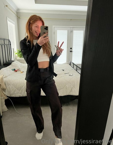 jessiraefree model erotic picture