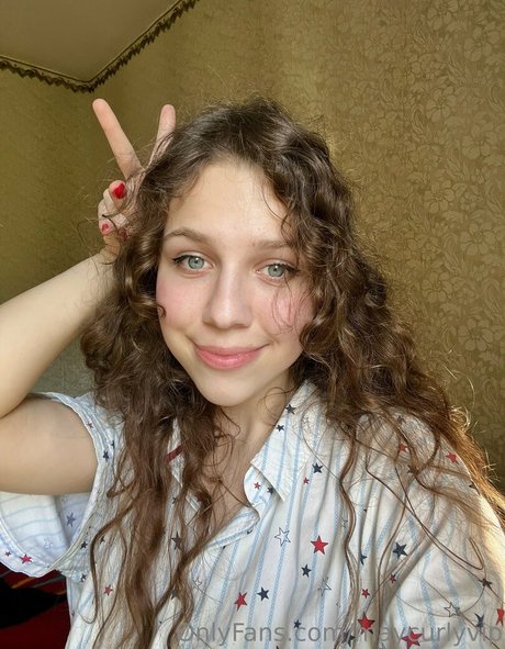 maycurlyvip star porn photo