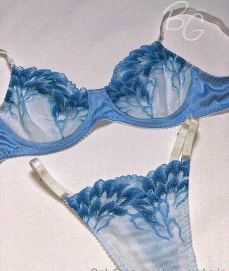 maycurlyvip model porn pictures