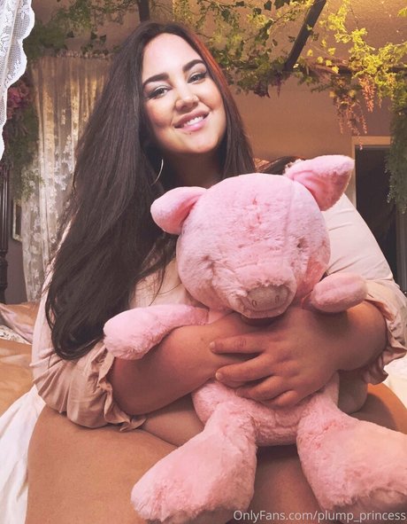 plump princess model hot gallery