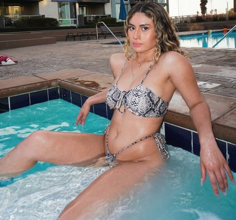 whoisvictoriax nude pornstar pic