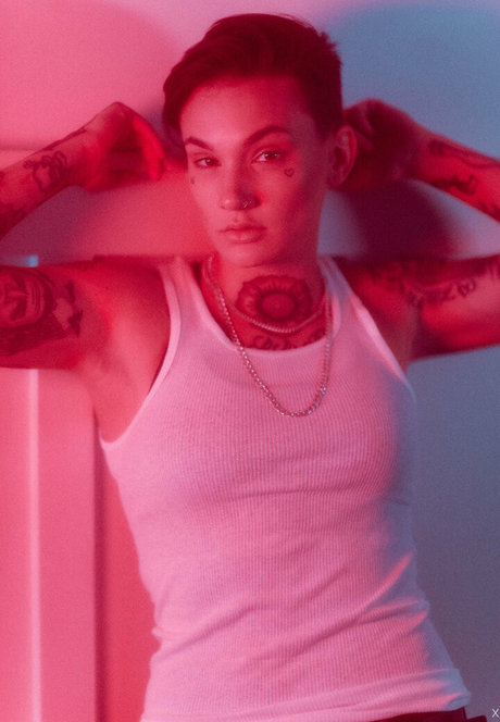 nikkihearts model porn pictures