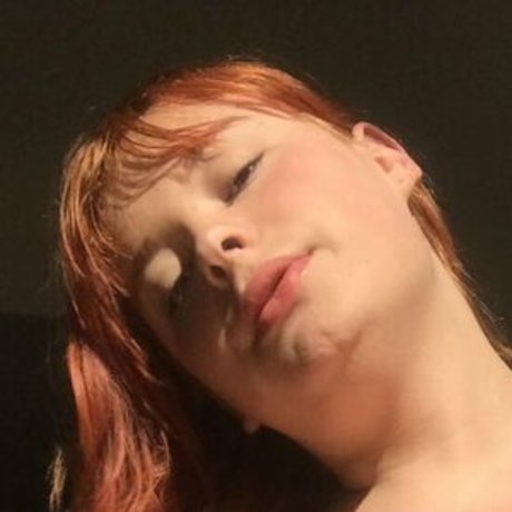 Ofelelia Scheider hot model gallery