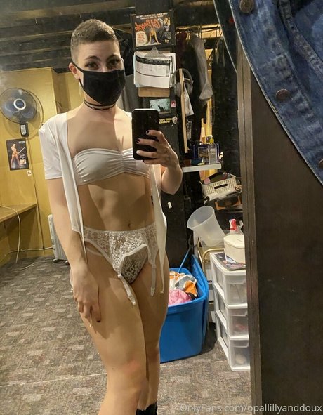 opal lilly onyx perfect actress picture