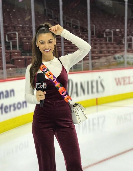 small onlyfans erotic pic