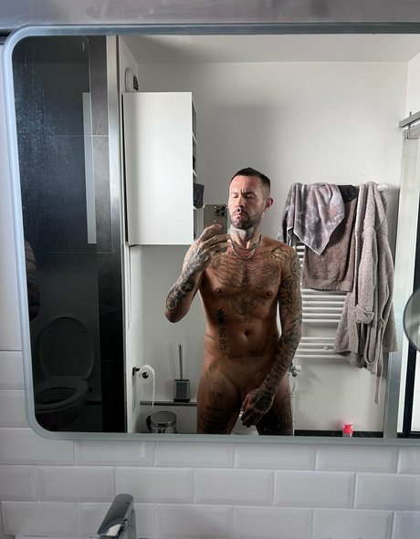 loohoodz porn star photo