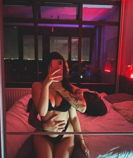 Gamming Bunny perfect actress photo