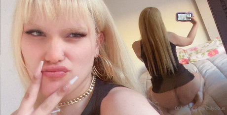 dillycious nude pornstar gallery