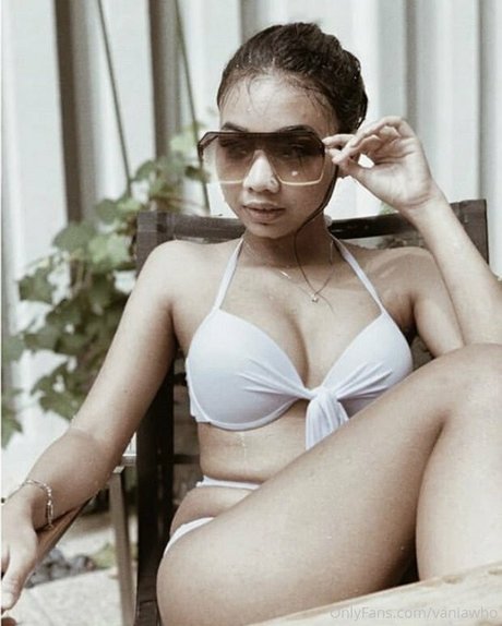 vaniawho nudes model photos